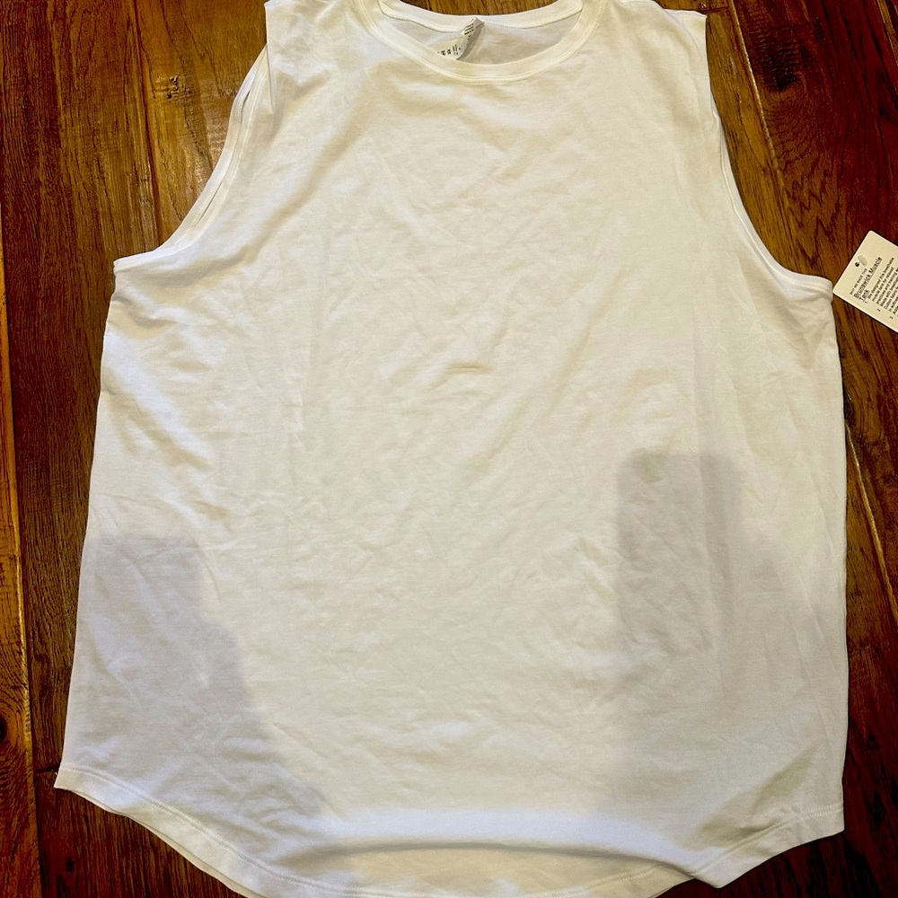 BNWT- Lululemon Brunswick Muscle Tank